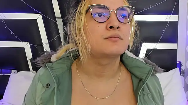 Snapshot of katya_kozlov chatting on 03.06.26 katya kozlov online show from 03.06.26