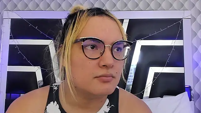 Snapshot of katya_kozlov chatting on 03.10.26 katya kozlov online show from 03.10.26