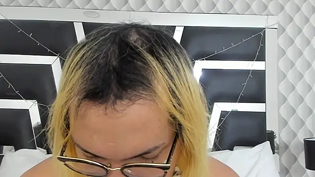 Snapshot of katya_kozlov chatting on 04.02.26 katya kozlov online show from 04.02.26