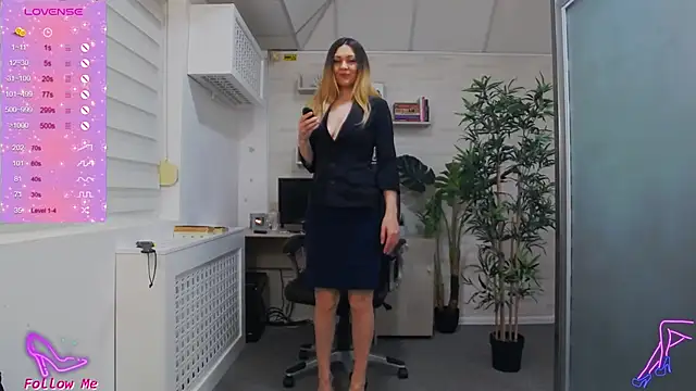 EllaMilf  online show from 01.26.25