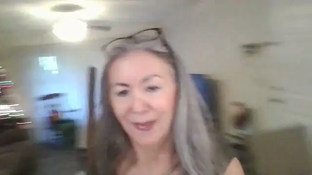 EvaRobinson online show from 01.02.25