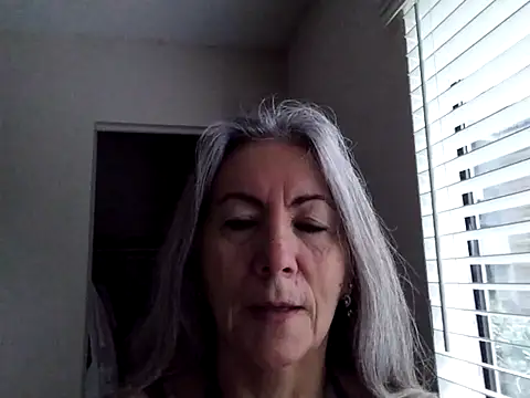 EvaRobinson online show from 01.18.25