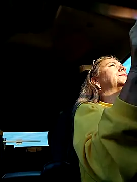 EvaRobinson online show from 01.20.25