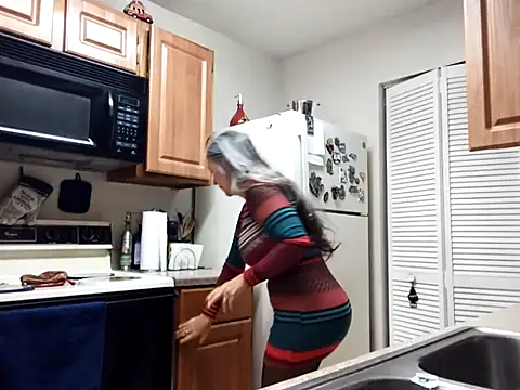 EvaRobinson online show from 01.21.25