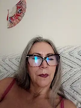 EvaRobinson online show from 01.22.25