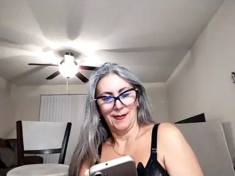 EvaRobinson online show from 02.13.25