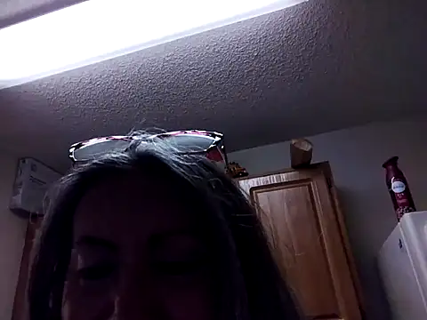 EvaRobinson online show from 02.13.25