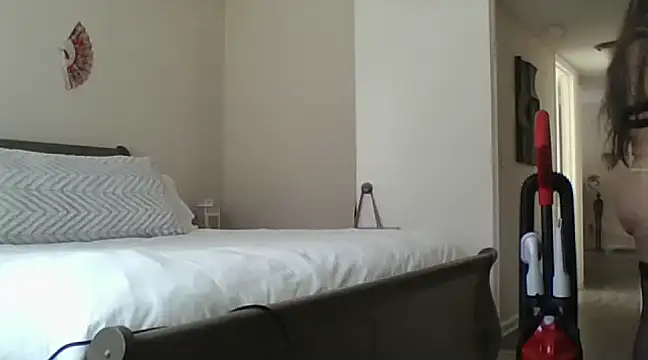 EvaRobinson online show from 02.20.25