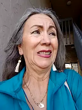 EvaRobinson online show from 02.20.25