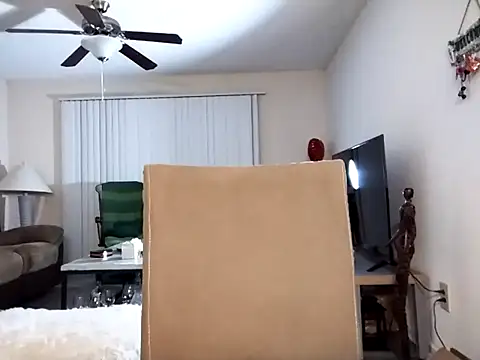 EvaRobinson online show from 02.27.25