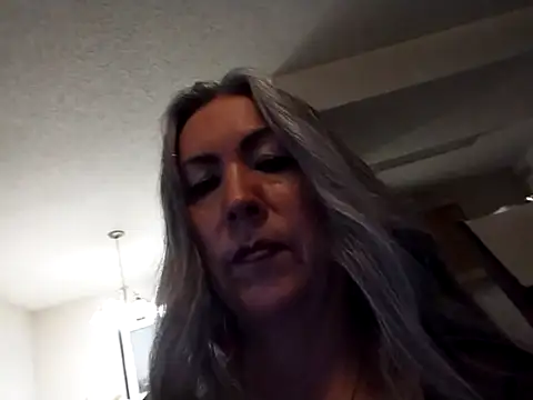 EvaRobinson online show from 03.09.25