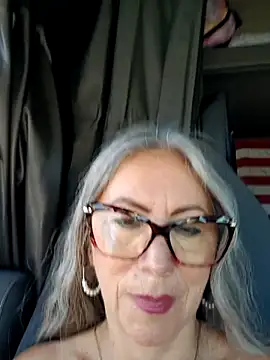 EvaRobinson online show from 03.20.25