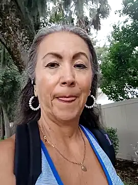 EvaRobinson online show from 10.10.25