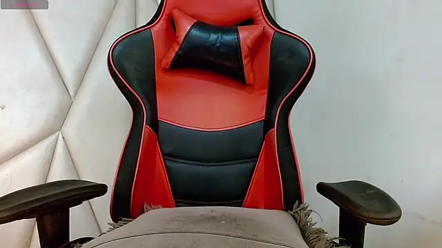 Snapshot of sweet_brunettex_lovingyou chatting on 02.22.25 sweet brunettex lovingyou online show from 02.22.25