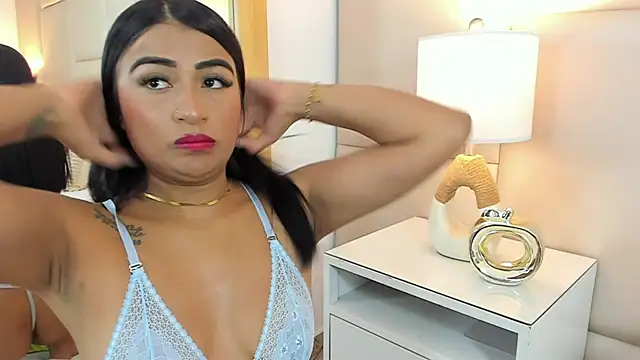 AntoniaRoss  online show from 11.14.25