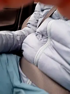 Snapshot of feathersify chatting on 12.15.25 feathersify online show from 12.15.25