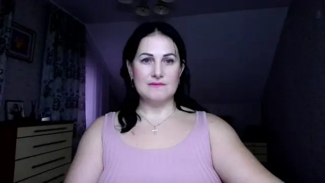 Snapshot of _sarairiti chatting on 11.18.25 sarairiti online show from 11.18.25