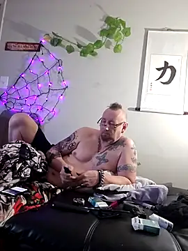 Snapshot of Littledick007007 chatting on 01.12.25 Littledick007007 online show from 01.12.25