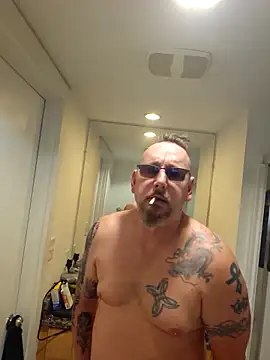 Snapshot of Littledick007007 chatting on 02.26.26 Littledick007007 online show from 02.26.26