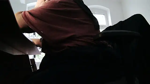 Snapshot of chubbysmallcock@xh chatting on 09.21.25 chubbysmallcockxh online show from 09.21.25