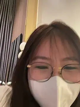 Snapshot of Onee-Chew chatting on 02.28.26 Onee-Chew online show from 02.28.26