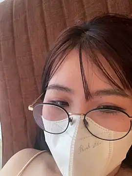 Snapshot of Onee-Chew chatting on 03.24.26 Onee-Chew online show from 03.24.26