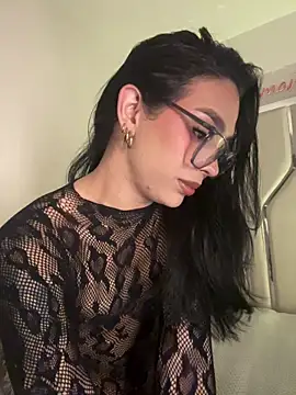 Samantha Bernardo online show from 04.21.26