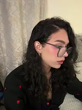 Samantha Bernardo online show from 04.25.26