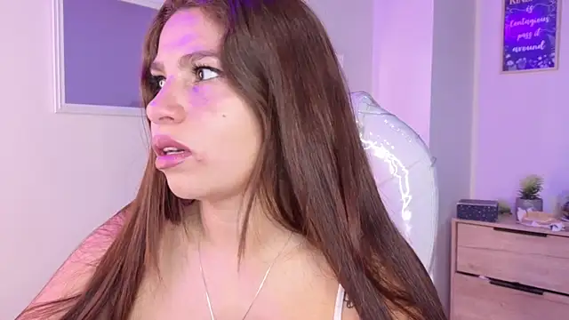 Snapshot of bluee_hazell chatting on 10.26.25 bluee hazell online show from 10.26.25