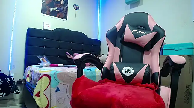 Snapshot of yuliana_19 chatting on 03.11.25 yuliana 19 online show from 03.11.25