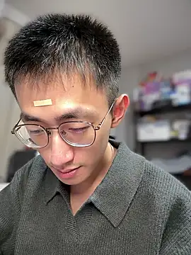 Snapshot of lewdAboyKawaii chatting on 10.26.25 lewdAboyKawaii online show from 10.26.25