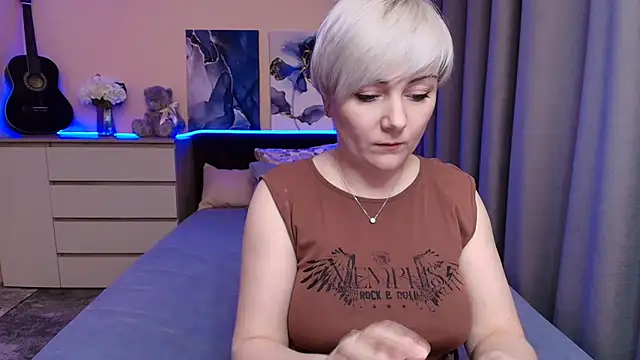 Snapshot of BlondPearl chatting on 08.02.26 BlondPearl online show from 08.02.26