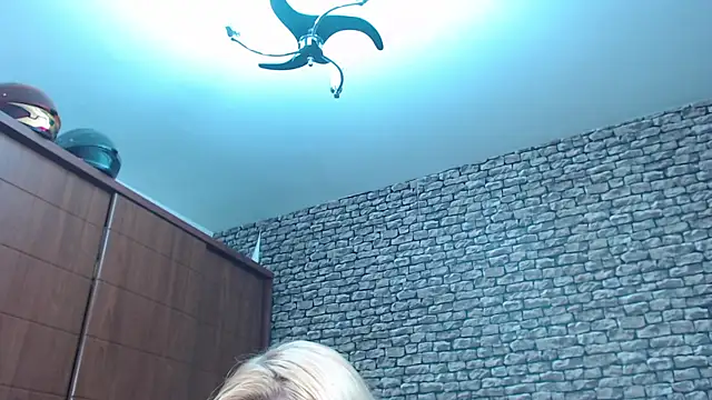 Snapshot of CuteBlondeMe chatting on 01.25.25 CuteBlondeMe online show from 01.25.25