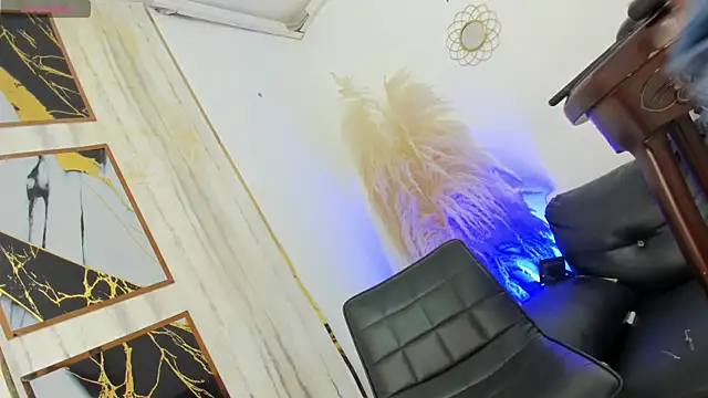 Sophia Cameron online show from 10.02.25