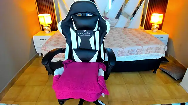 Linda4Petite online show from 10.17.25