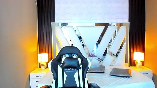 Linda4Petite online show from 10.28.25