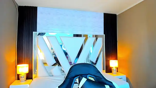 Linda4Petite online show from 11.03.25