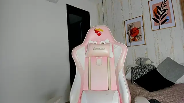 Snapshot of CameronCollins_ chatting on 01.16.25 CameronCollins online show from 01.16.25