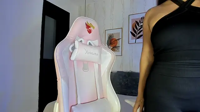 Snapshot of CameronCollins_ chatting on 09.17.25 CameronCollins online show from 09.17.25