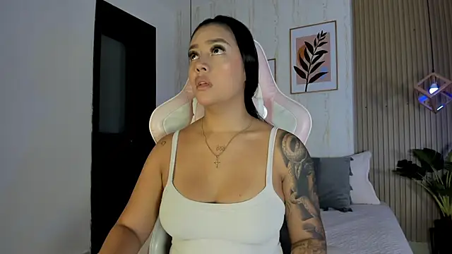 Snapshot of CameronCollins_ chatting on 09.19.25 CameronCollins online show from 09.19.25