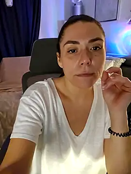 Ellie-L-Elizabeth online show from 02.11.25