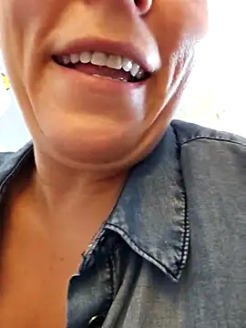 Ellie-L-Elizabeth online show from 02.24.25