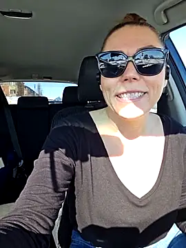 Ellie-L-Elizabeth online show from 02.28.25