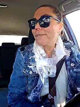 Ellie-L-Elizabeth online show from 03.22.25