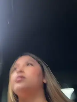 Snapshot of lunablossom_ chatting on 11.02.25 lunablossom online show from 11.02.25