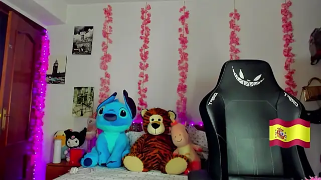 Snapshot of gabrielatafur_ chatting on 06.29.26 gabrielatafur online show from 06.29.26