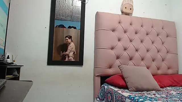 Snapshot of sabrinagee321930 chatting on 12.18.24 sabrinagee321930 online show from 12.18.24