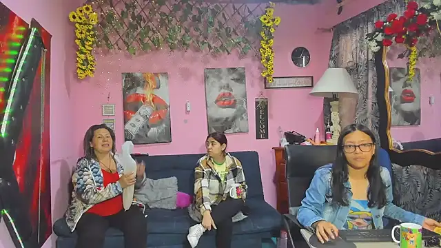 lesbiancuple online show from 04.15.26