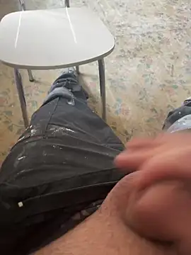 Snapshot of RenaudS-02 chatting on 02.12.25 RenaudS-02 online show from 02.12.25