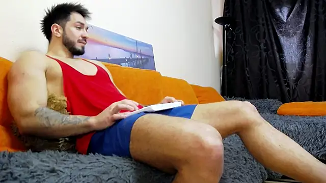 Snapshot of MichaelWills chatting on 03.01.25 MichaelWills online show from 03.01.25